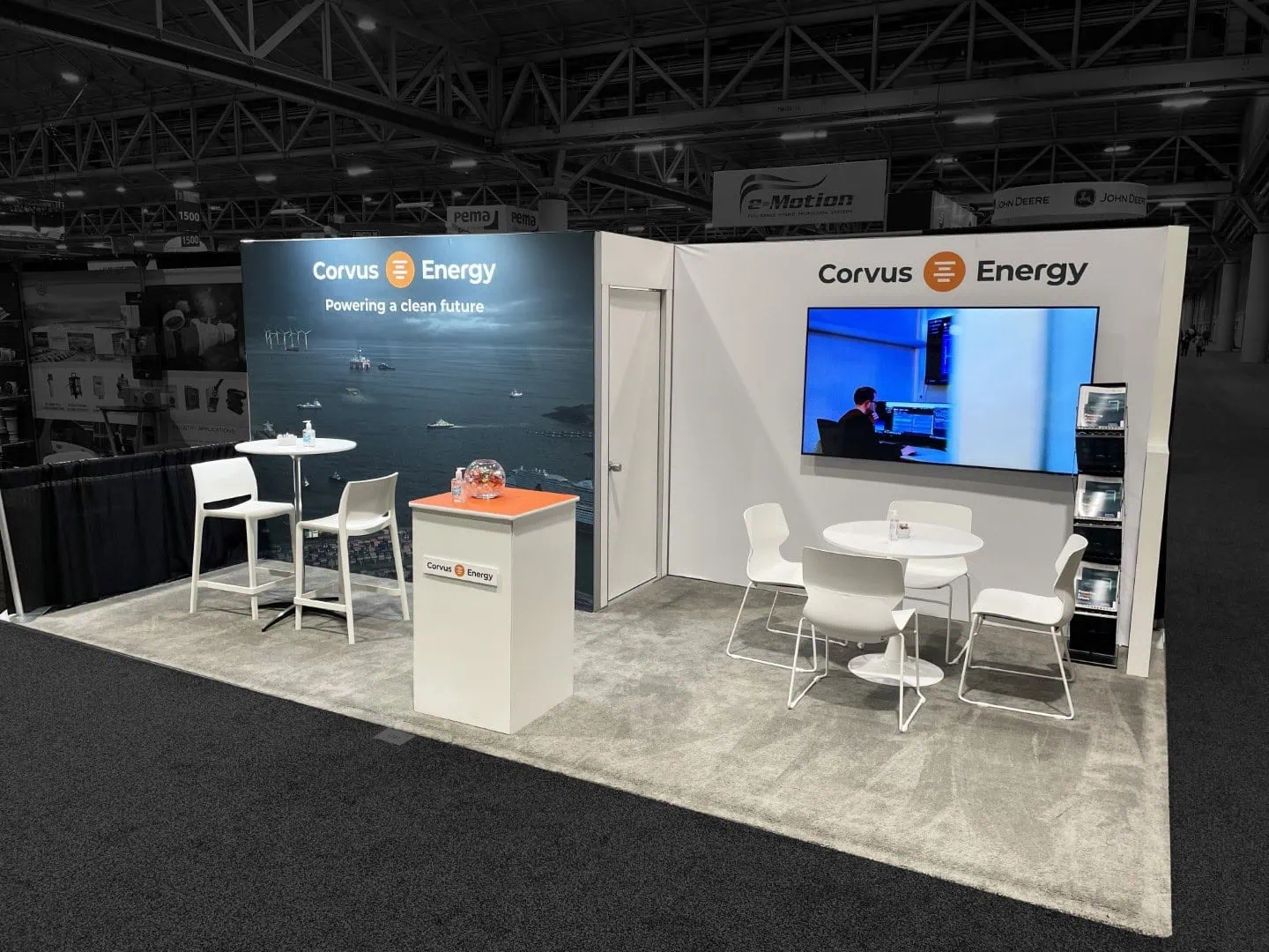 20x20-tradeshow-booth-for-energy-company
