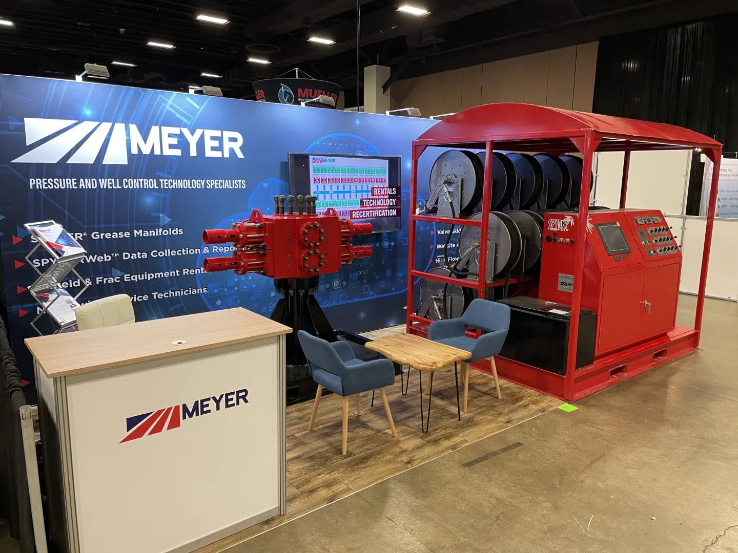 meyer-pressure-control-10x20-booth-red-equipment